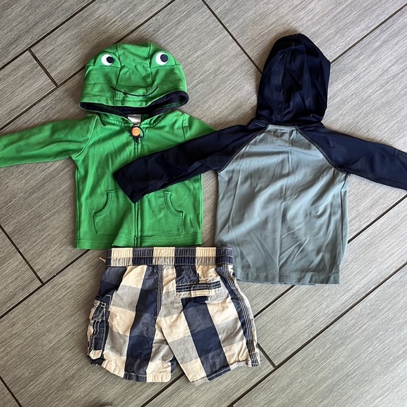 Bundle Gap Swim Shirt and Trunks plus Adorable Gymboree Frog Sweatshirt - Picture 2 of 4